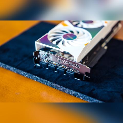 Nvidia RTX 50系显卡黑屏崩溃？修复已上线！