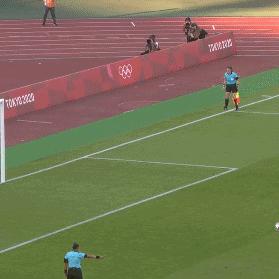 国足球员致歉：下半场主动，真相揭秘！