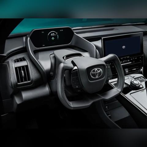 特斯拉自动泊车难题：方向盘抡飞，车位停不进？