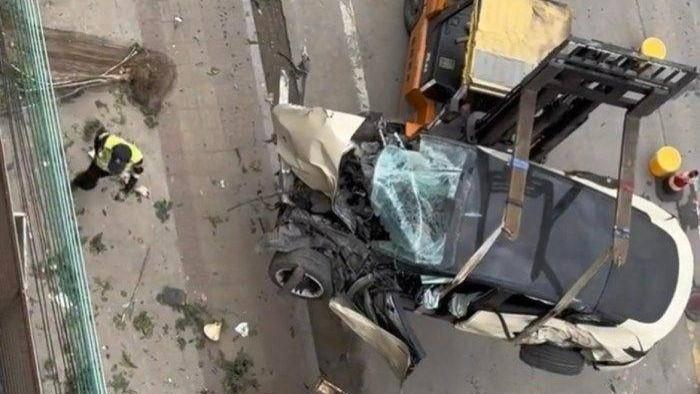 特斯拉暴力破坏升级，意大利17台电车遭全毁