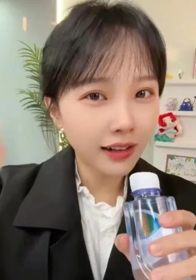 挖呀挖黄老师惊现亿级财富，防狼神器却防不住狂潮