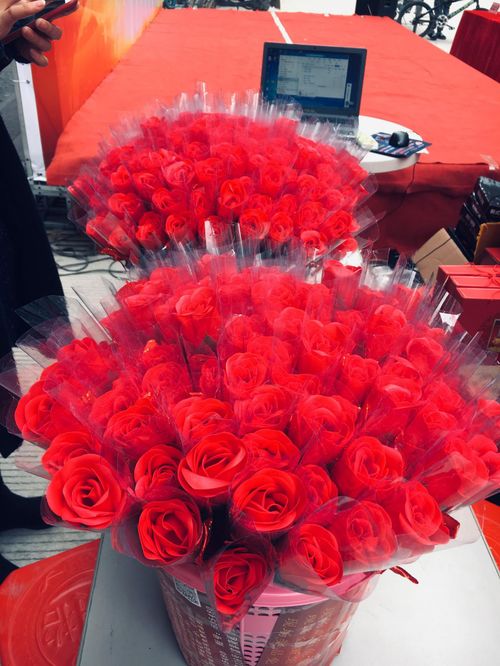 蛋仔派对赠花技巧 玫瑰花赠送攻略