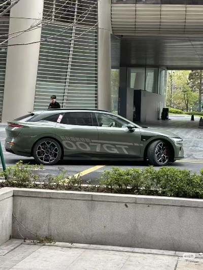 极氪007GT 4月15日上市 绿黑白配色可选