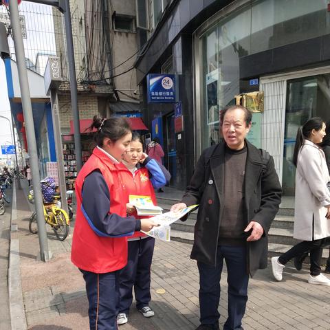 摩尔庄园手游城堡摸草丛攻略核心位置