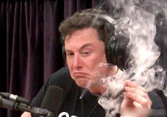 马斯克直播游戏翻车 网友调侃技术不佳