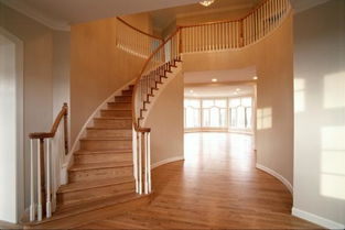 小森生活楼梯地板修复技巧，地板修复方法解析