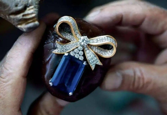 提灯宝石打孔需知，宝石打孔技巧解析