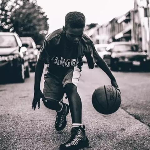 街篮2中锋篮板攻略