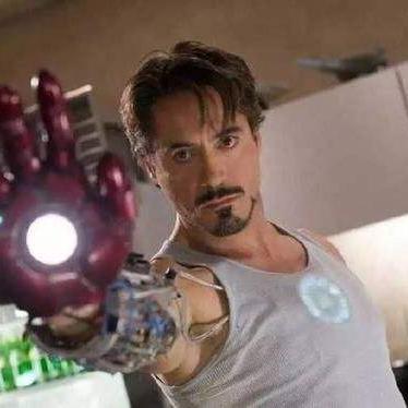 《复联5》预热：漫画里的毁灭博士钢铁侠有多缠绵？