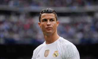 C罗加盟《饿狼传说》引争议，经典遭毁还是沙特策略？