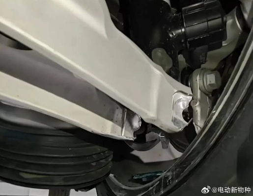 小米展车红标应急机械拉手，事故无关