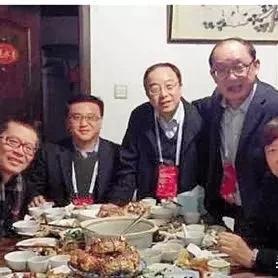 刘强东邀美团王兴共饮谈心，盼兄弟坚守底线