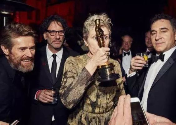 《奥斯卡评委必看提名影片？网友：太天真！》