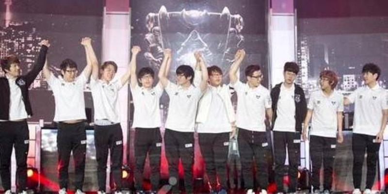 《英雄联盟》S1冠军上单兼Mvp患癌离世！俱乐部深切缅怀