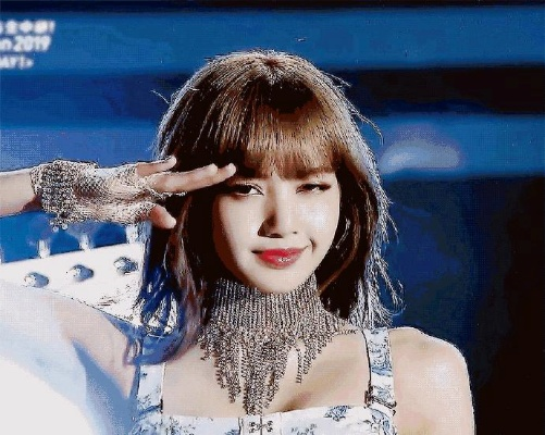 Lisa新歌动作戏再现，动态图玩法升级