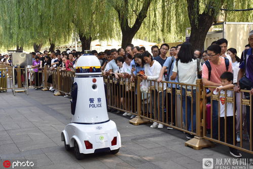 机器人交警“夸父”四川话上岗