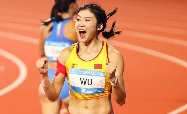 吴艳妮带伤突破：12秒96刷新个人赛季百米栏最佳
