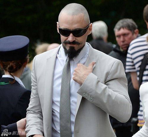 复联5众星包场看《雷霆特攻队*》 唐尼已剃光头