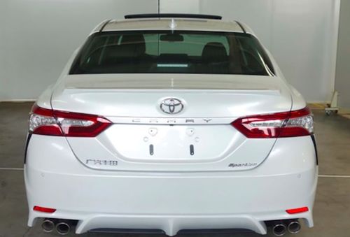 2026款丰田凯美瑞轿车官图：搭第五代混合动力系统