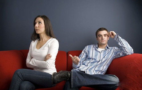 女子疯狂爱上ChatGPT 休了结婚20年的丈夫改嫁ai