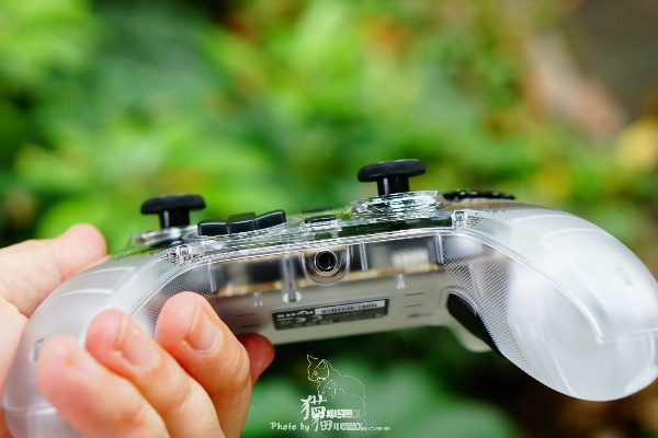 盖世小鸡“灵狐”复古有线手柄上市：首发49.9元起