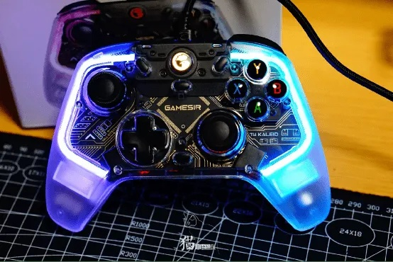 盖世小鸡“灵狐”复古有线手柄上市：首发49.9元起