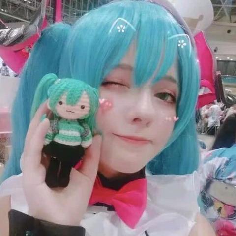 低成本小哥人设崩塌？最新COS作品用上华为折叠屏！