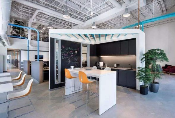 腾讯曝光内部工位 网友：又大又奢华还带拐角