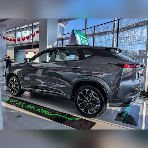 小米SU7质量倒数第一引争议!博主怒怼榜单用数据反驳