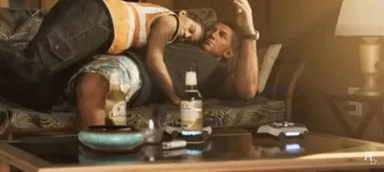 太细节了：玩家发现GTA6的沙发会根据重量做出反馈