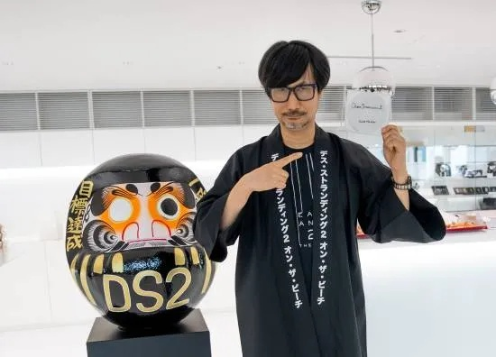 小岛秀夫晒与西岛秀俊合影：二人姿势神同步！