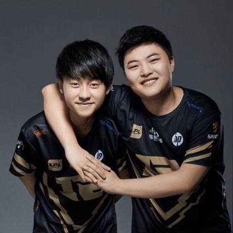 RNG祝贺Uzi撞上官司开庭!玩家:太有节目效果了