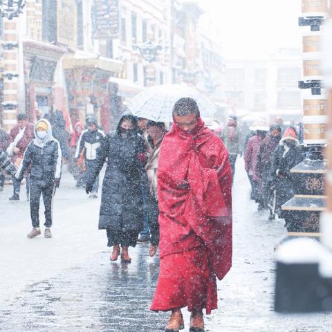 《火起雪中寺》新发售，邂逅美女姐姐