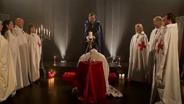 《圣天教团》主角性别之谜 本土化改编挑战重重