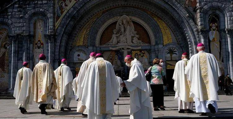 《圣天教团》主角性别之谜 本土化改编挑战重重