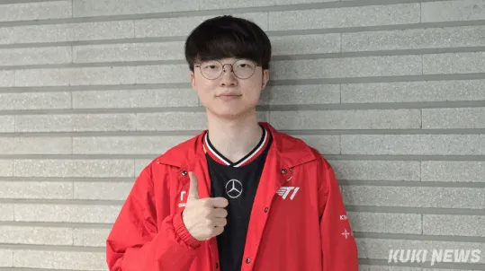 认可!Faker祝贺Uzi入选名人堂：完全配得上这份荣誉