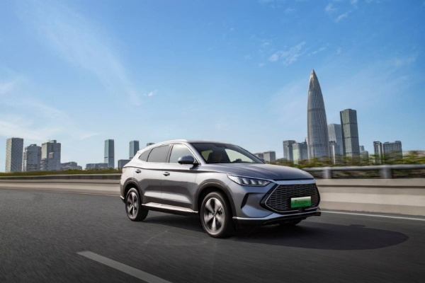 比亚迪宋PLUS DM-i智驾版杀入10万内：限时9.98万