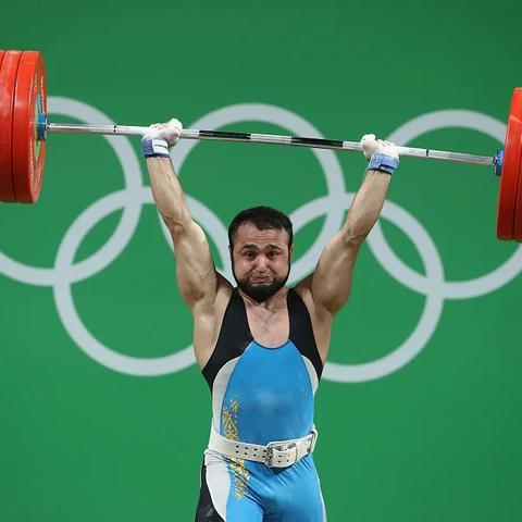 举重冠军吕小军回应被禁赛处罚：唤醒沉睡肌肉 继续征战