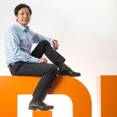 雷军晒小米YU7天际屏全景演示：智能交互 突破想象！