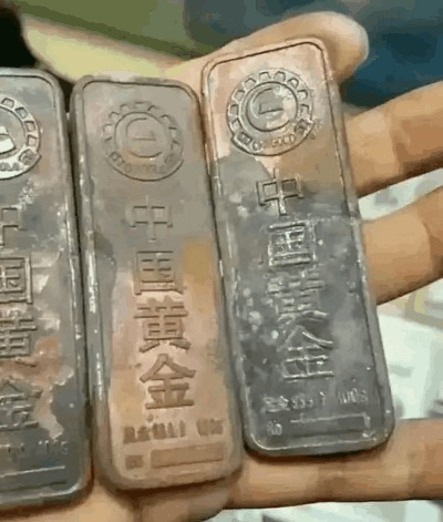 只要到22岁就分一套房 这回村里真发金条的动态图