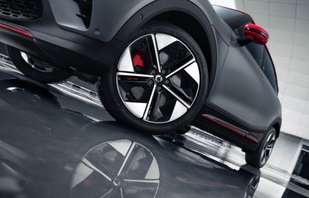 售37.99万元！这款高颜值高性能电动SUV交付！