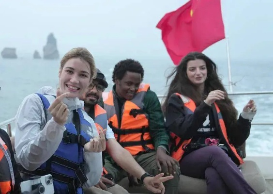 老外为“超级上海”解放狂欢：希望中国潜兵停止刷差评！