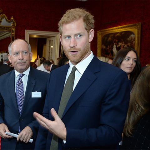 《Total Chaos》新预告：激战怪异生物