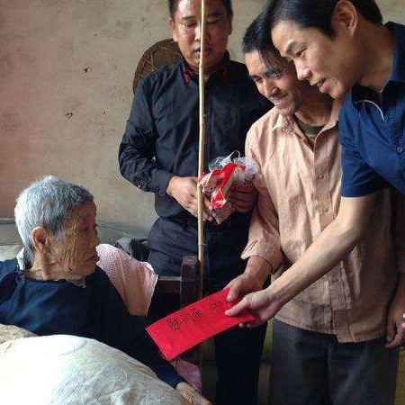 《送葬季》像素悬疑种田预告 2026年震撼上线