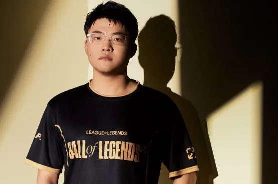 Uzi荣登《英雄联盟》名人堂：与Faker齐名的AD神将