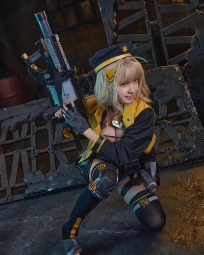 《露菲Coser美图曝光！《胜利女神》逛街互动福利大放送》