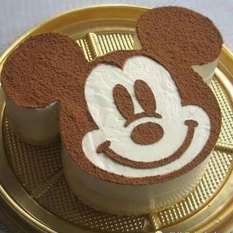 《米奇惊悚变！《烂奶酪》预告揭秘诡异动画魅力》