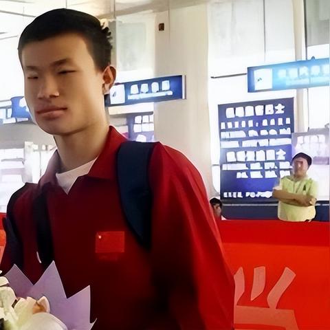 韦东奕沉默：舆论风暴下的选择，不再回应