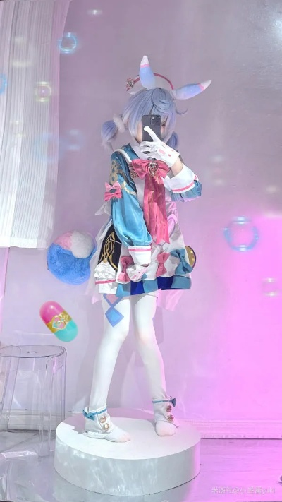 《希格雯COS服装搭配染色秘籍，打造开放空间专属造型》