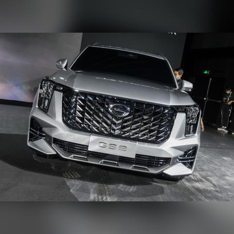 问界M8交付45天狂揽2万台，新顶梁柱实力惊人！